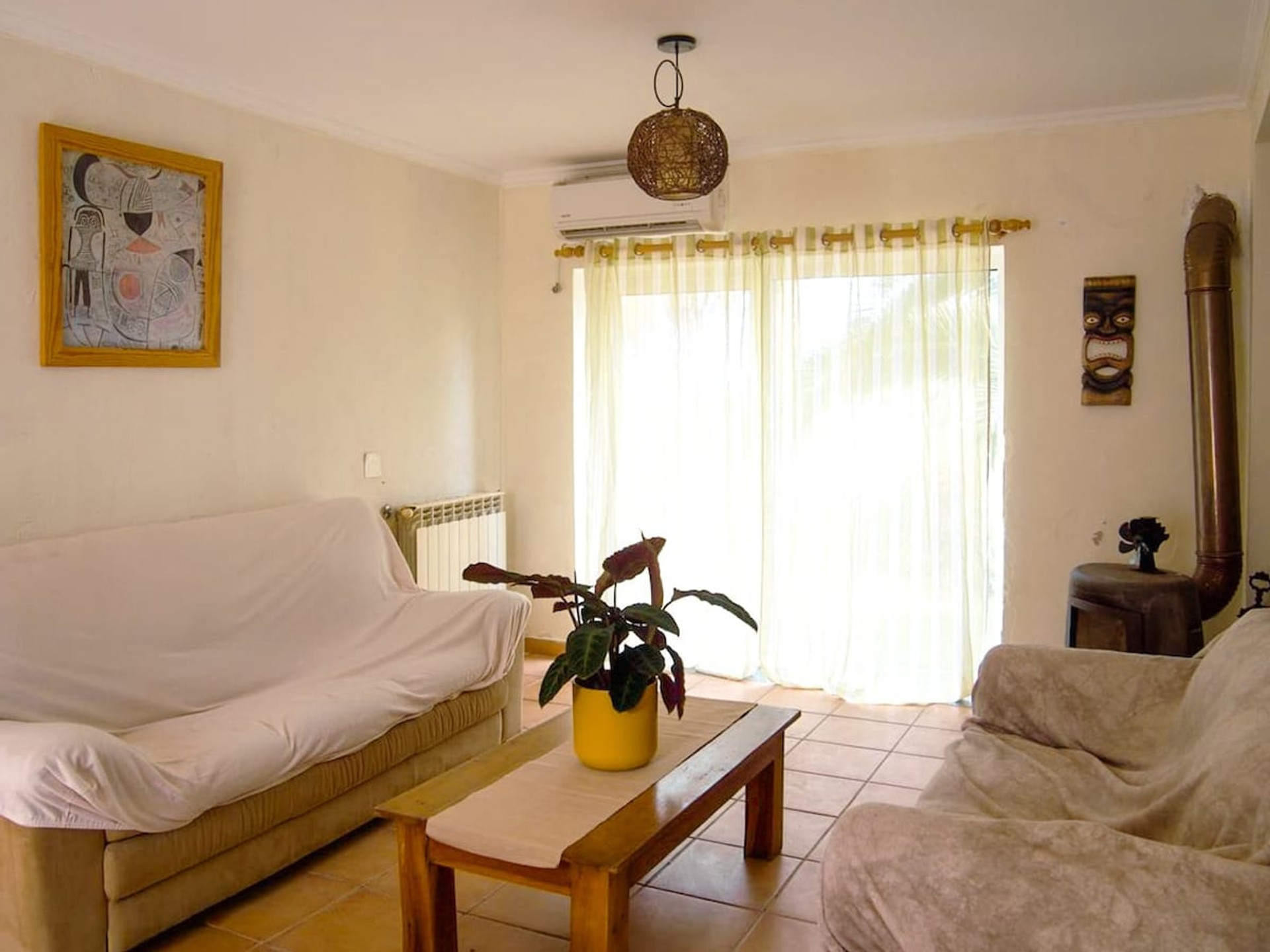 Living room image 2