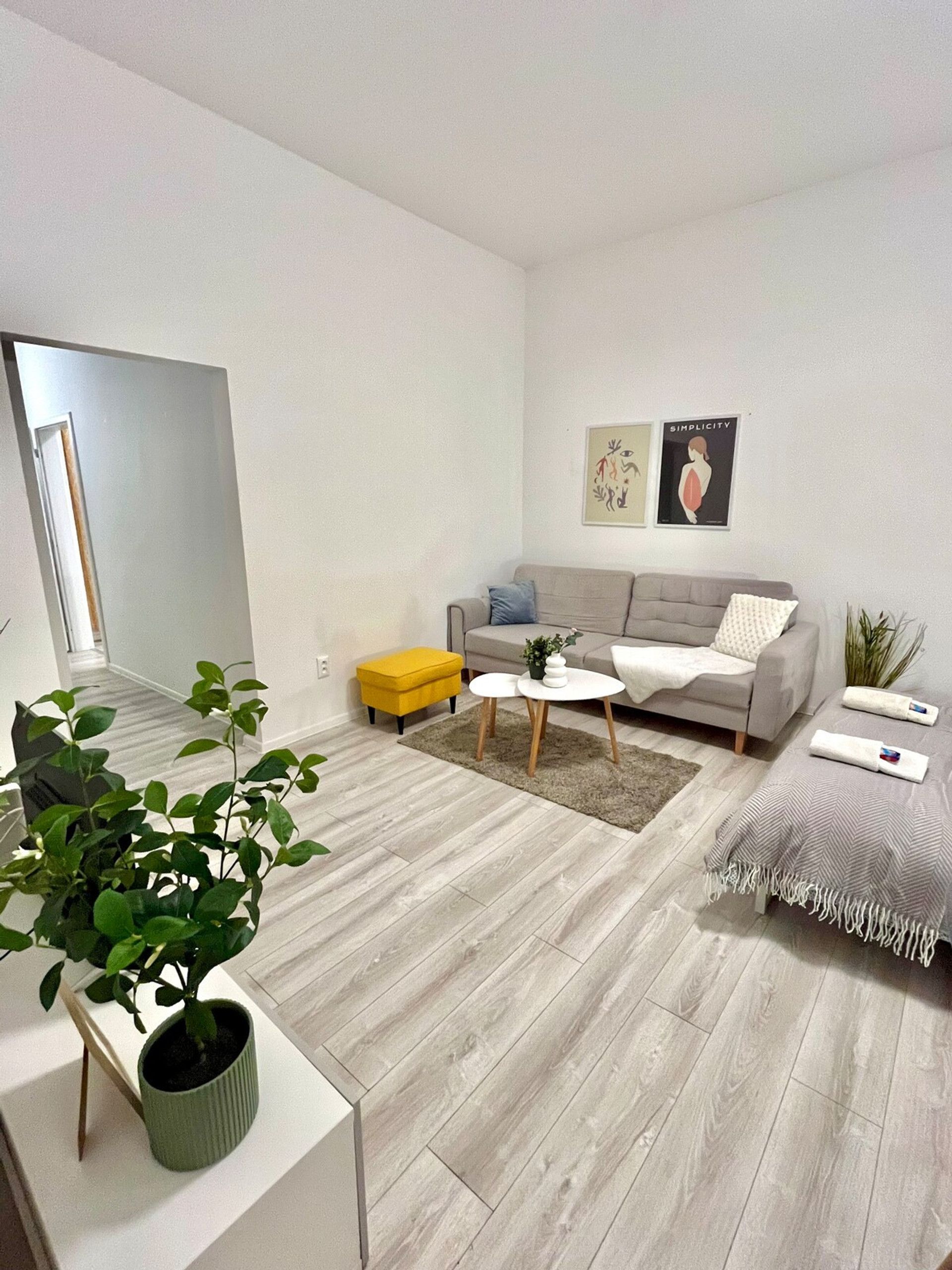 Living room image 3