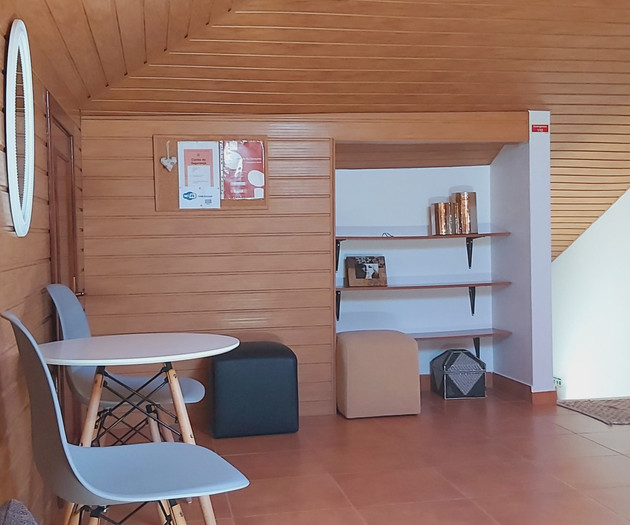 Country Room.