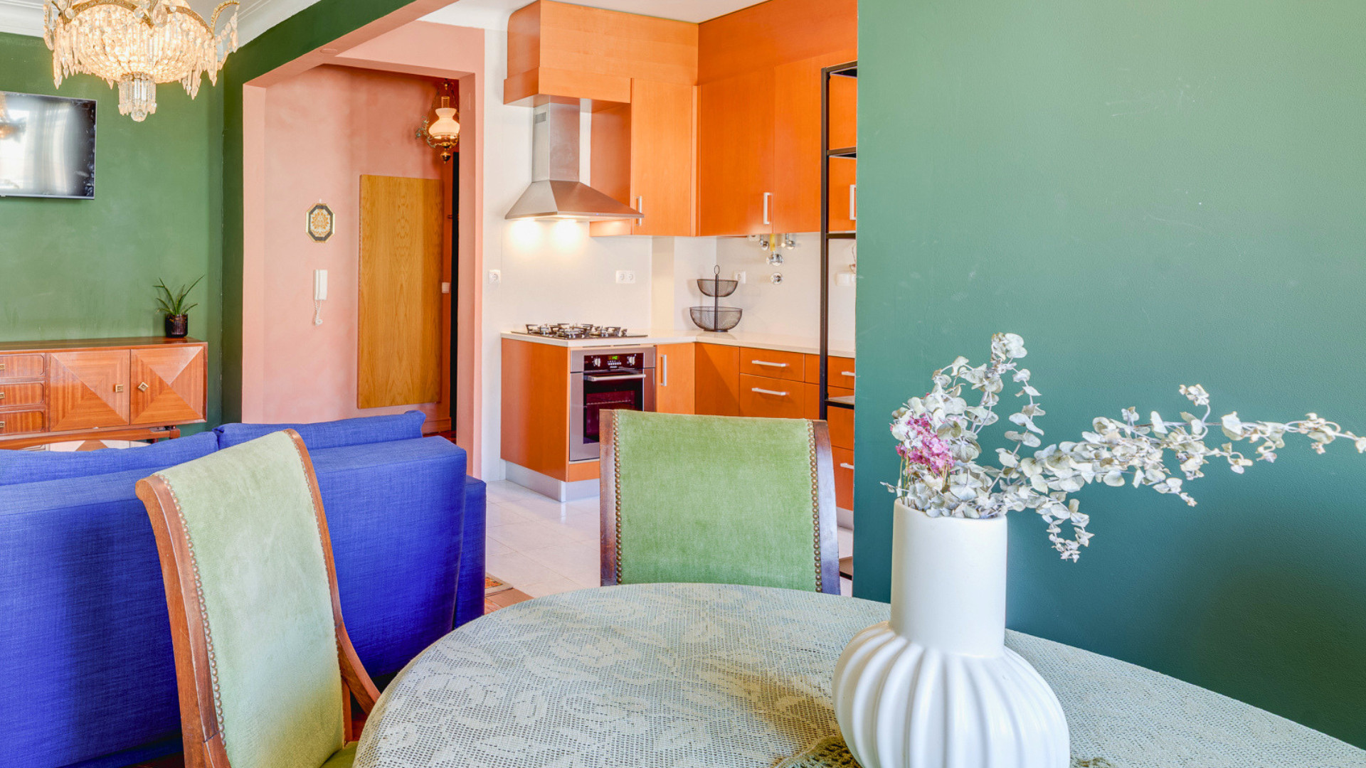 Dining area overlooking kitchen