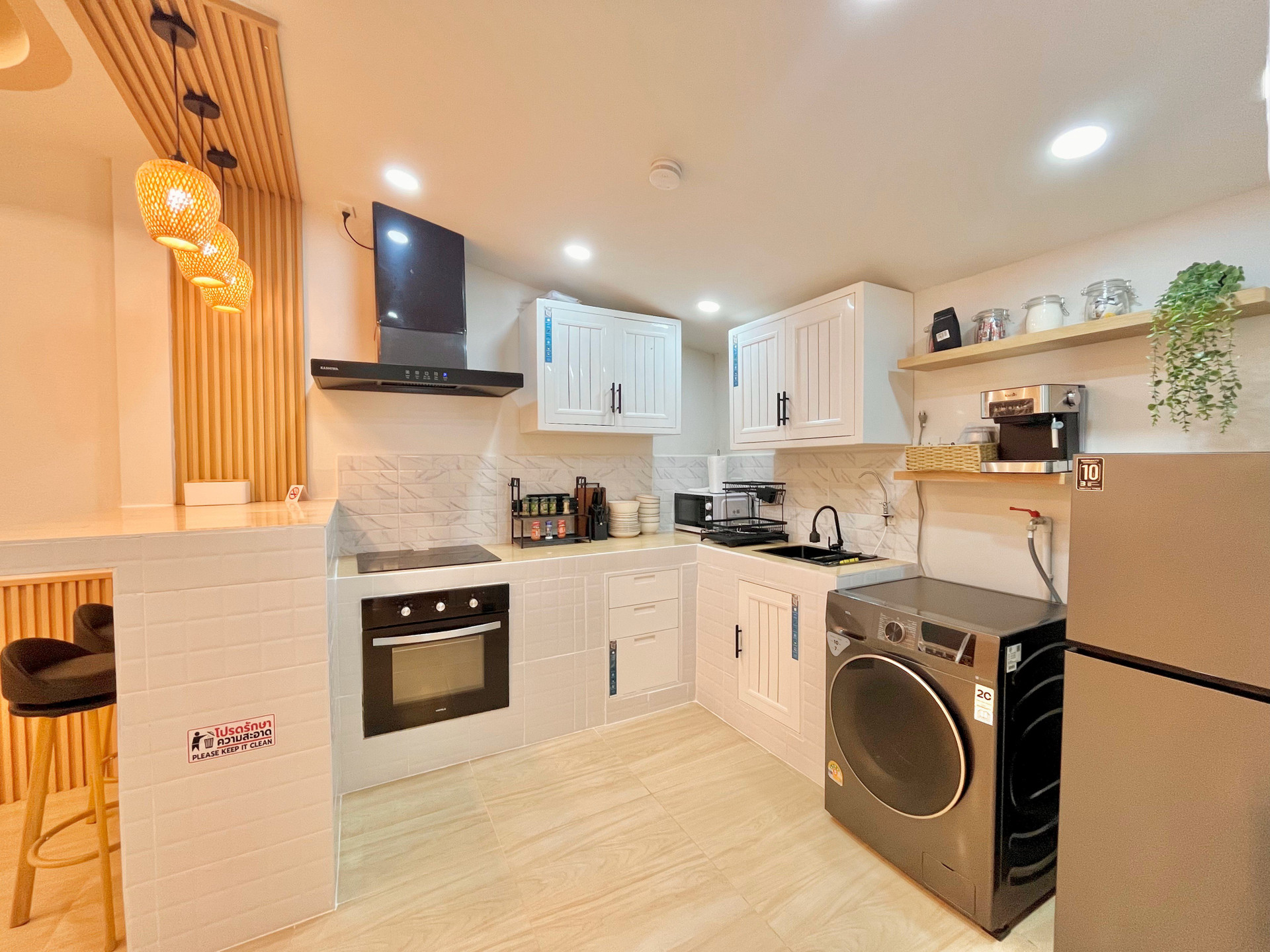 full kitchen