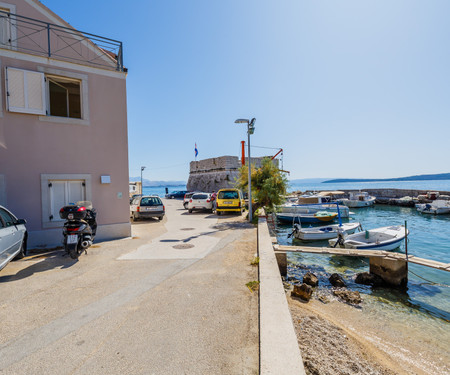 Beachfront apartment with majestic sea view