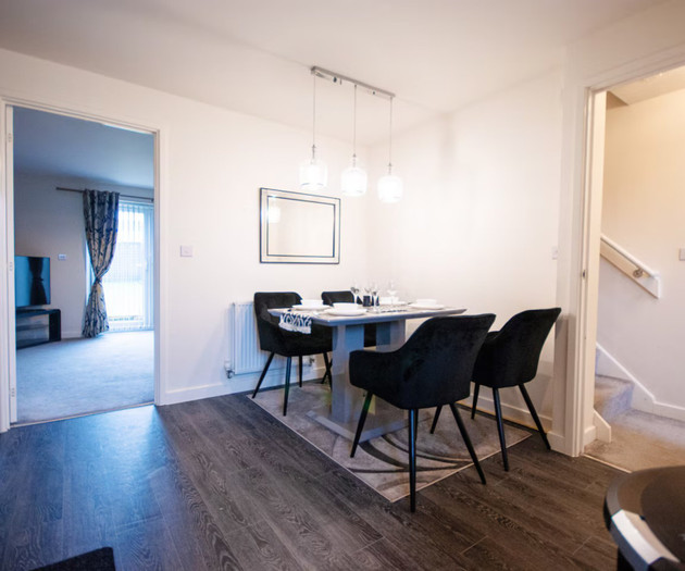 Cozy 3 Bedroom Home | Pet Friendly | Free Street P