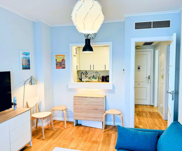 Airport Madrid Plenilunio Suites Green by beBalmy