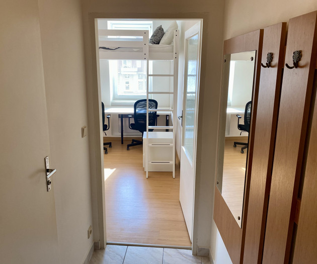 TOP location/ metro/ nature/ suitable for students