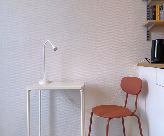 Top-Floor Studio - City Center - Fast WiFi