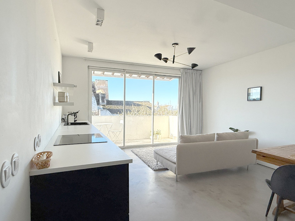 Minimalist Apartment • Terrace • Walk to Market preview