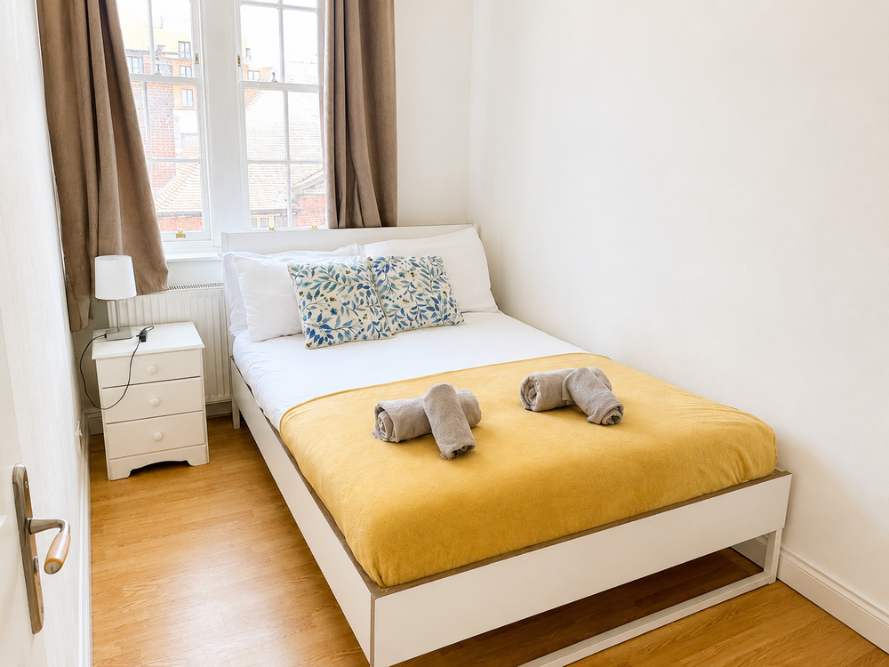 2BED Home with FREE Parking near Sydenham Station preview