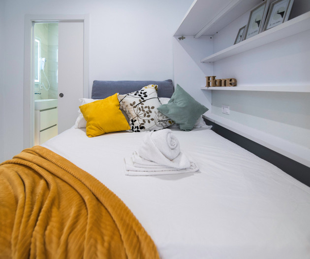SleekLofts Queen-Bed Studio near City of Arts