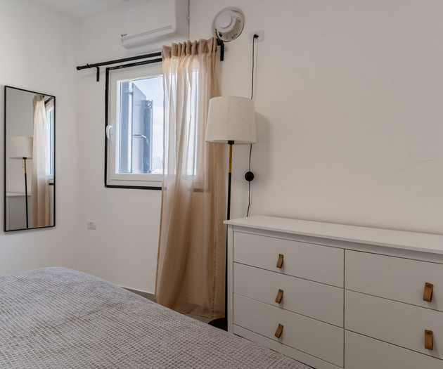 Blueground | Florentine, City View, Top Floor - 01