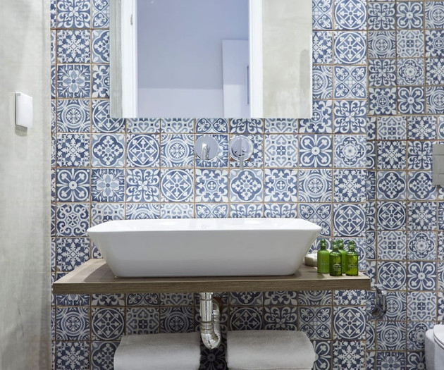 Full bathroom 2