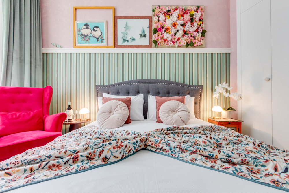 Quaint Maid's Boudoir Apartment preview