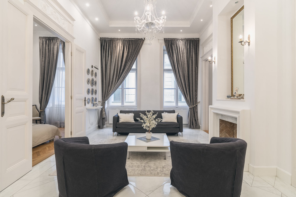 Elegant apartment steps from the Basilica preview