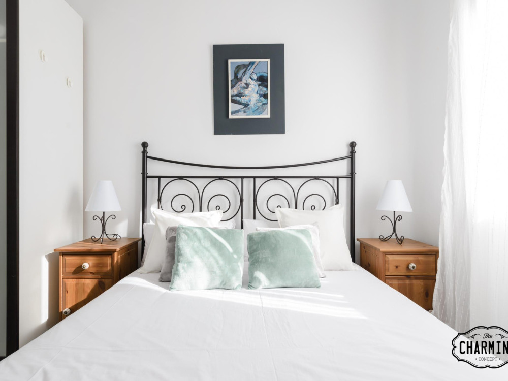 Antiques Market - 3-Bedroom Apartment with Parking preview
