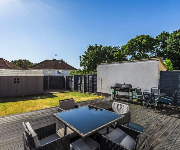 Luxurious 4BR Stay with FREE Parking Sleeps 7