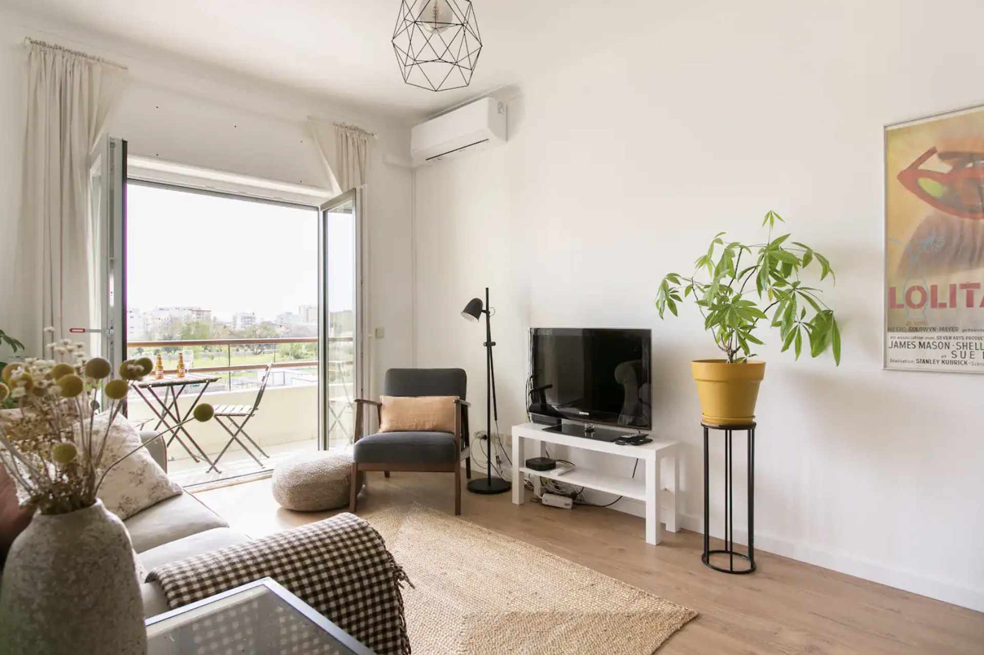 sala de estar com decoração
