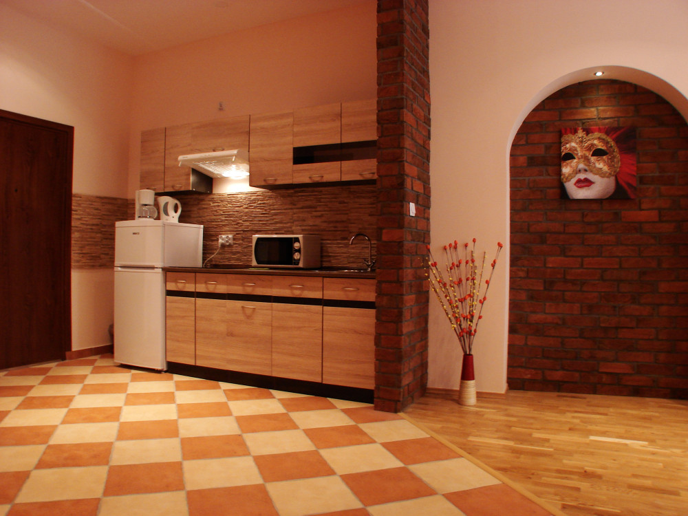 Vivid One Bedroom Apartment, Main Square! preview