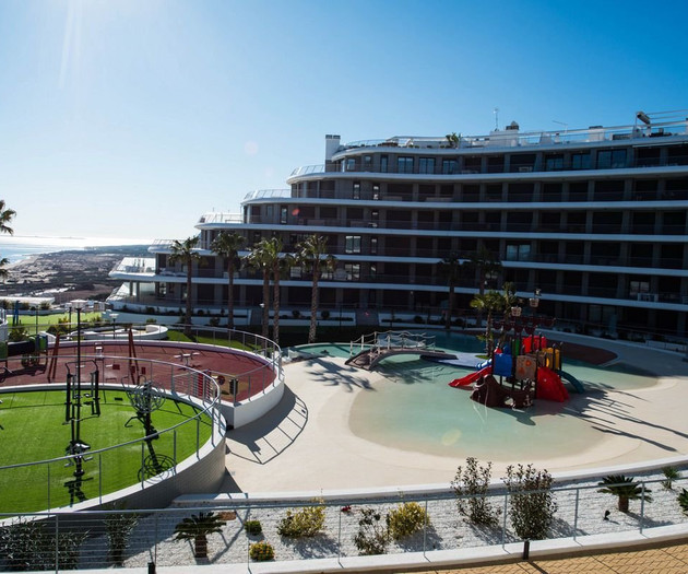 Luxury Beachfront Apt | Heated Pool, Gym & Seaview