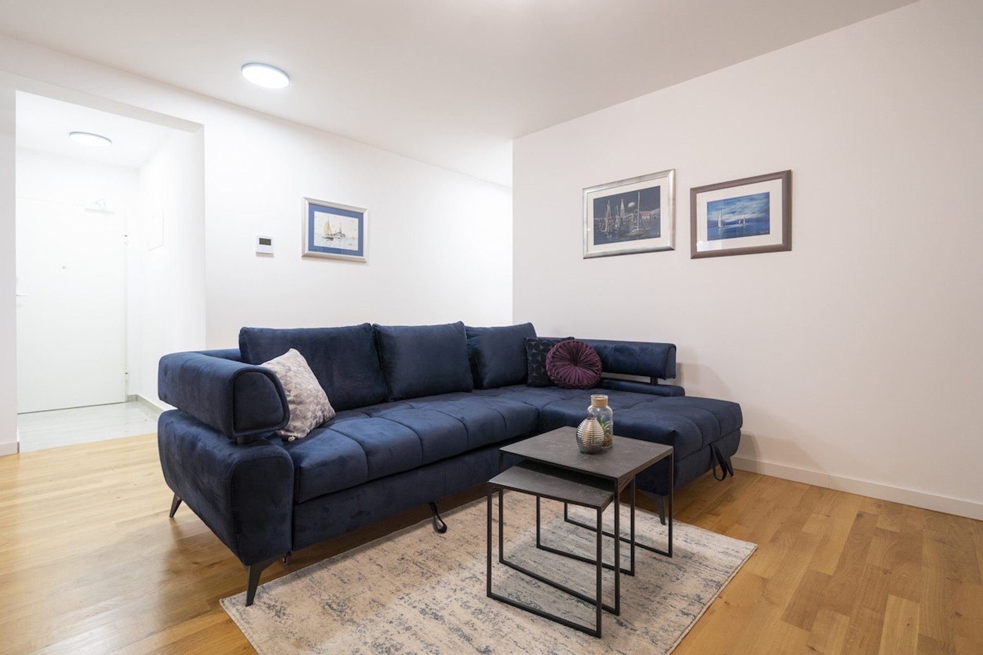 Living room image 3