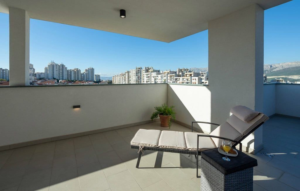 Penthouse,  terrace,view in all city, 2 rooms preview