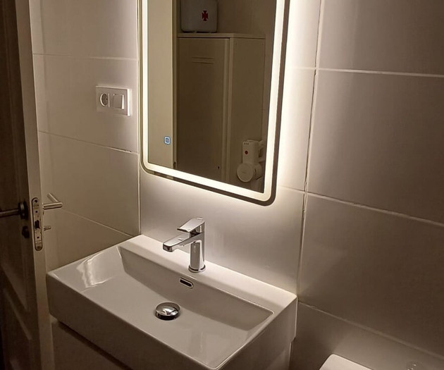 Airport Madrid Plenilunio Suites Green by beBalmy