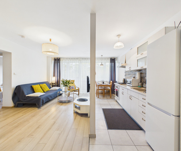 Spacious Apartment Bruna near Pole Mokotowskie