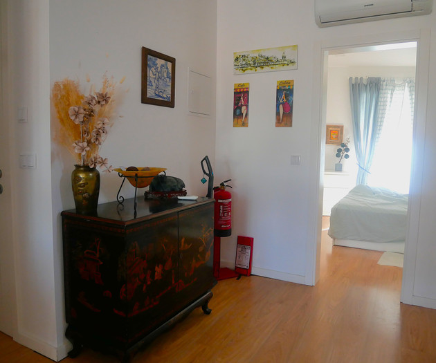 2Br Duplex: city center-Terrace with a River View!
