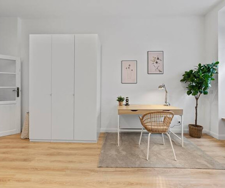 Cozy 4-room apartment in Mitte Sprengelkiez