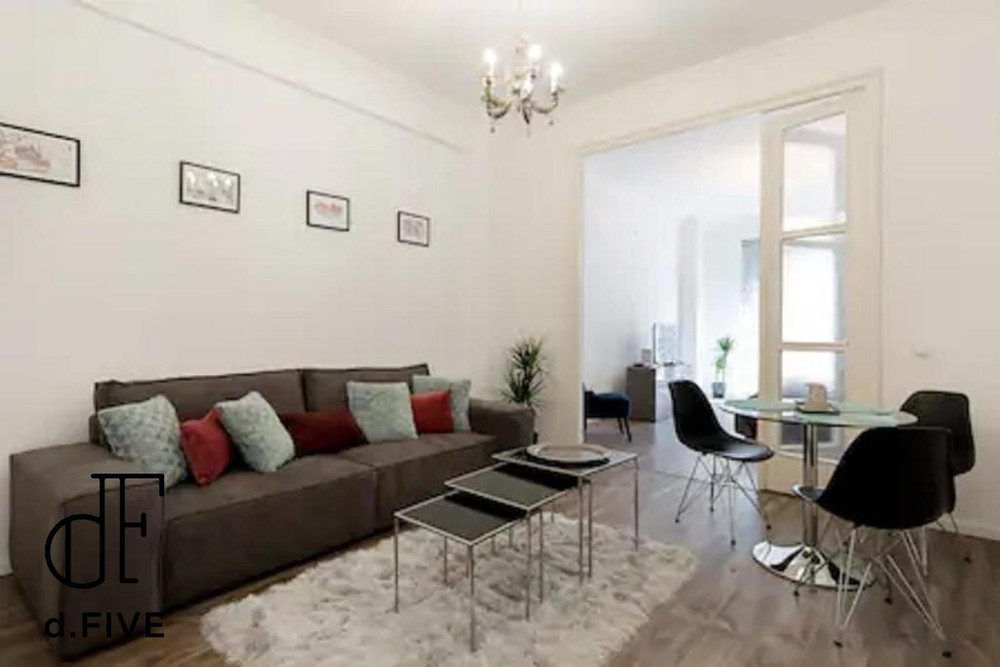 Splendid Private Flat - Madách Square 10 preview