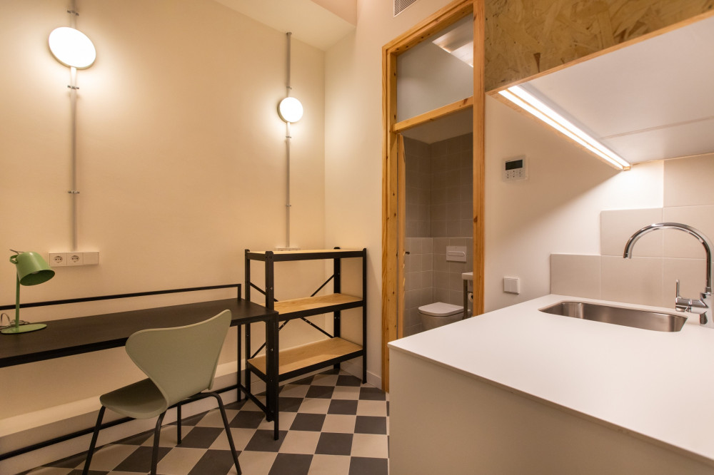LL111 Pleasant suite in renovated Co-living