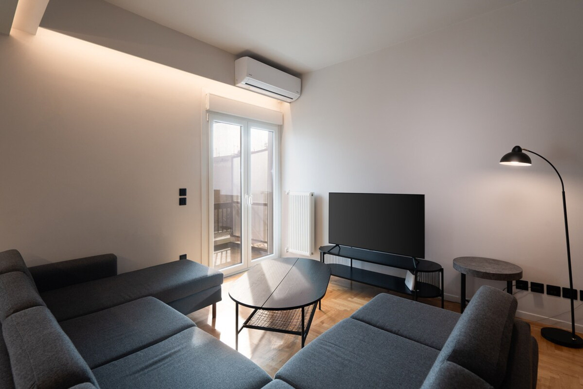Living room image 2