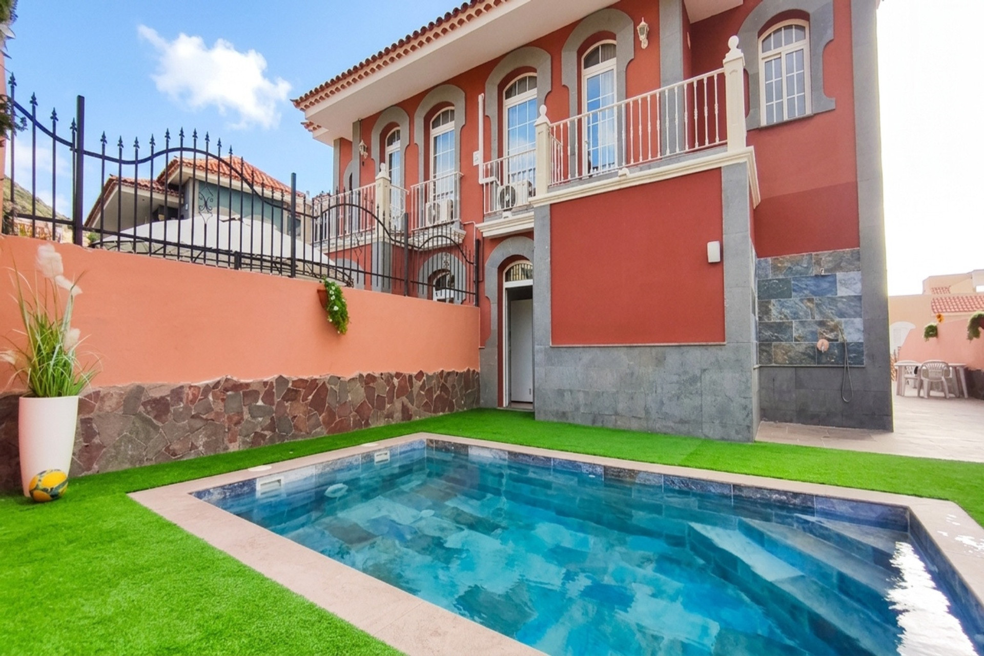 Zona de la piscina/Pool side