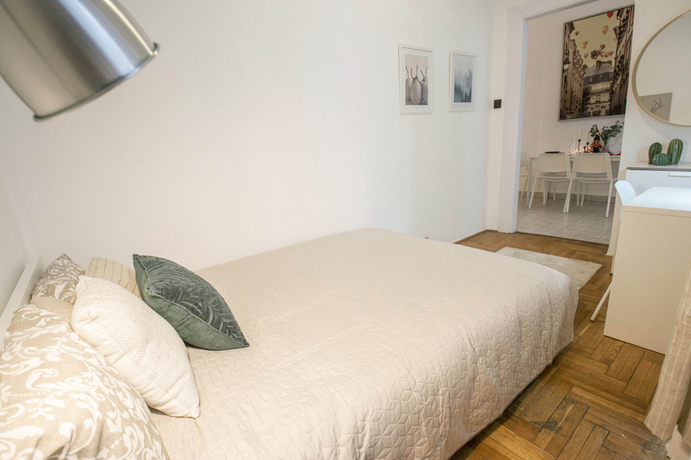 Váci 42 - Room 1 preview