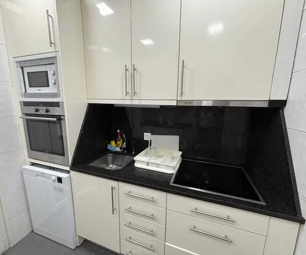 Modern 2-Bedroom Flat in Central Cedofeita, Porto