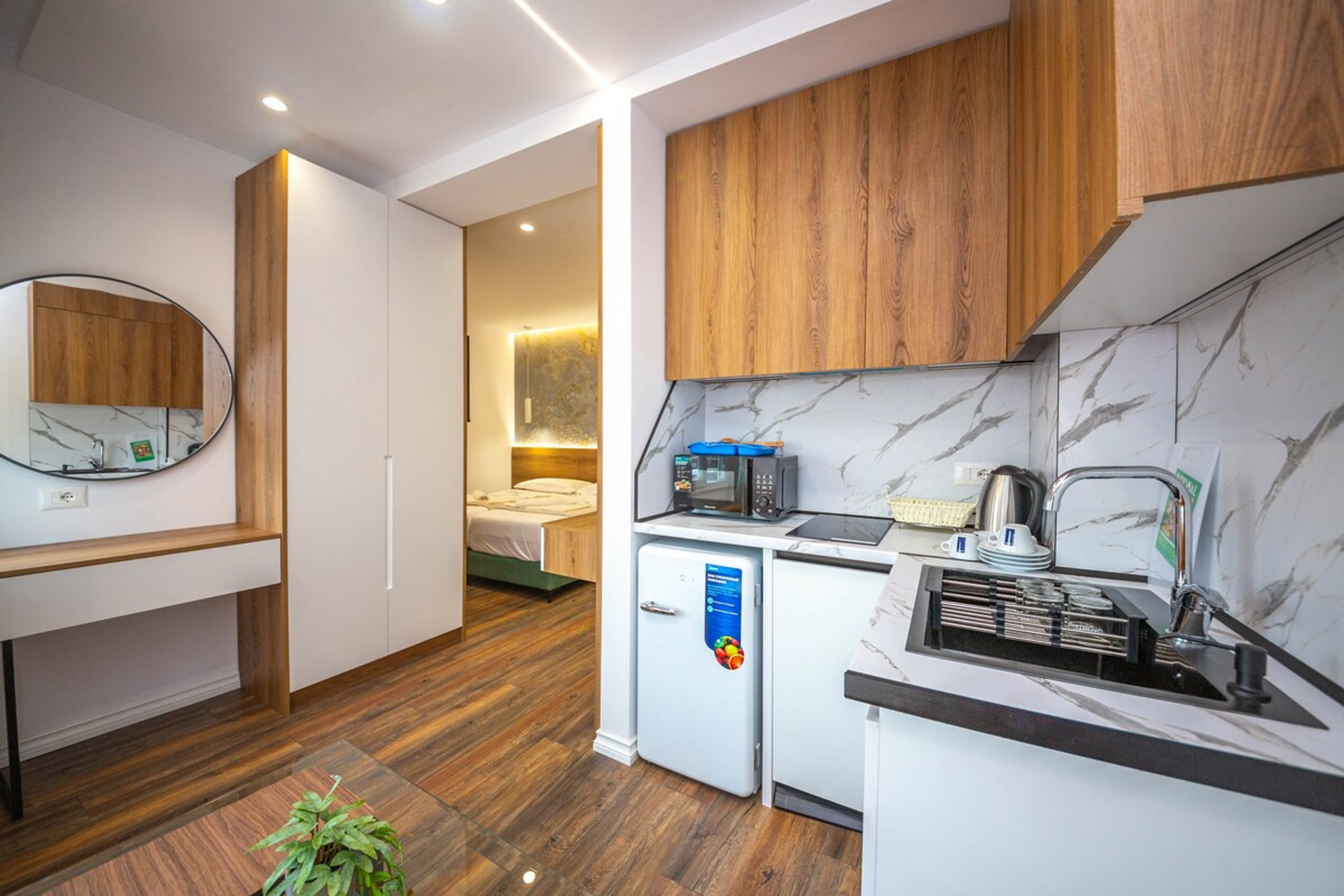 Kitchenette image 1