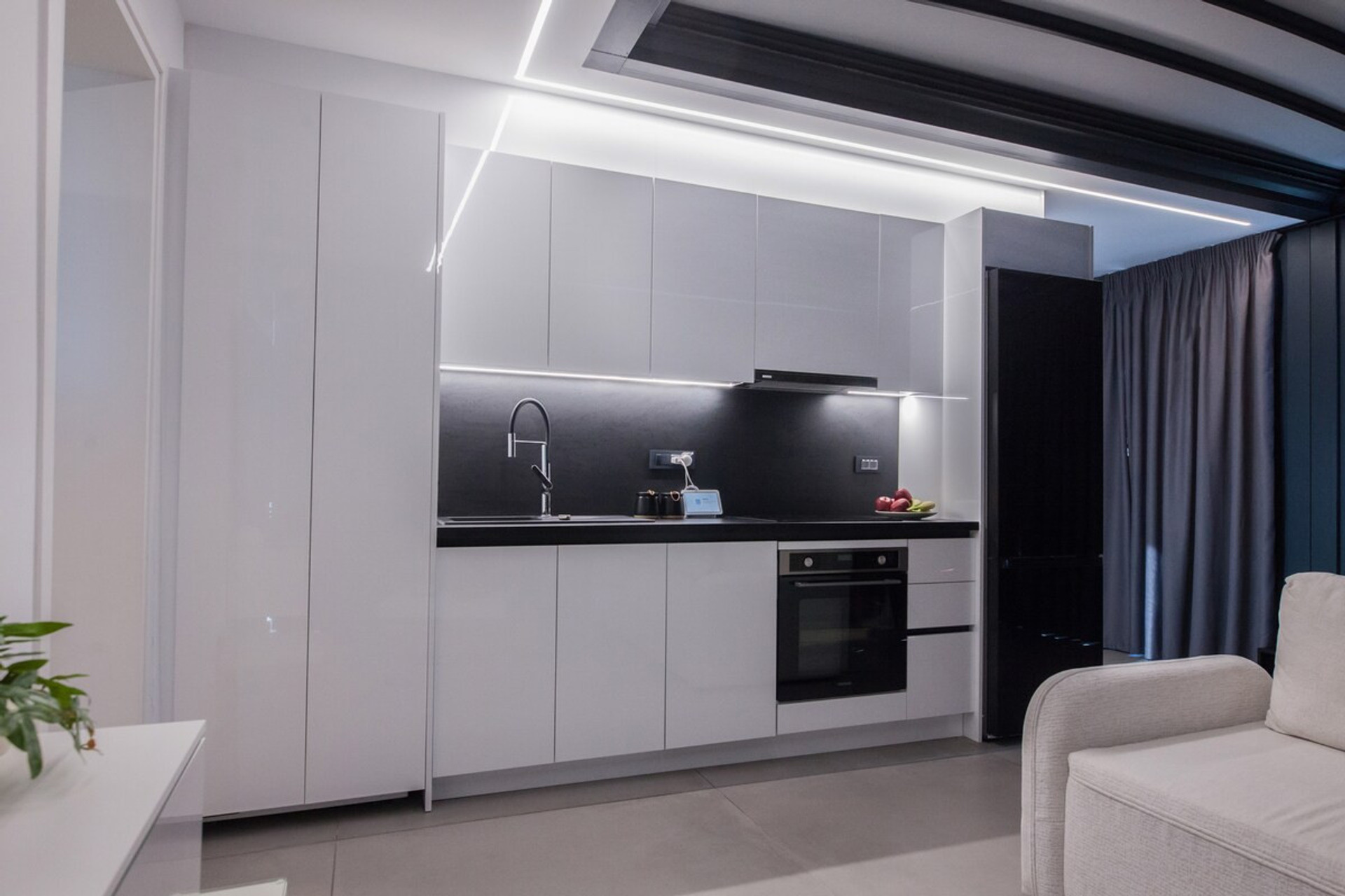 Dining area image 4