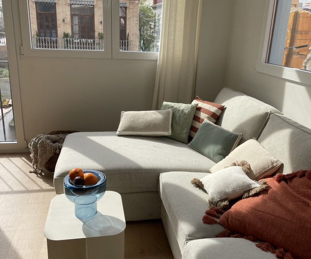Bright Newly Renovated Flat near the Sea