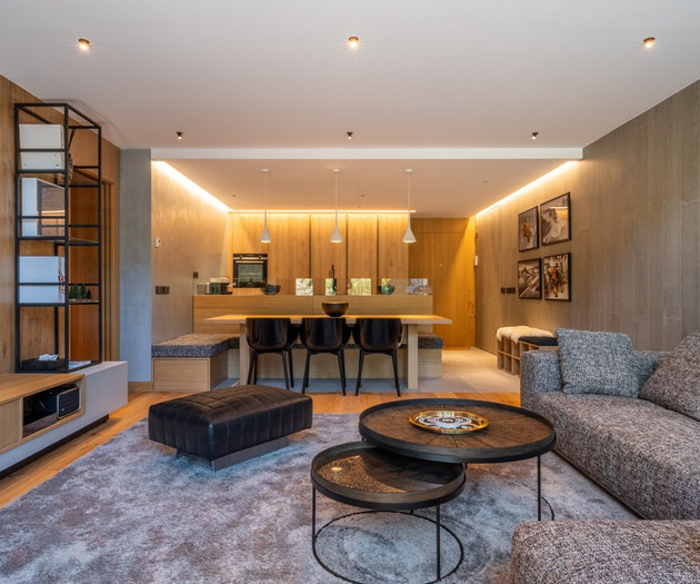 Elegant Penthouse | Spa, Parking & Views