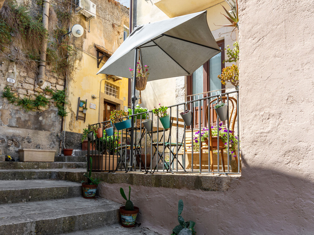 Live and Work in center Ragusa Ibla, Sicily, Italy preview