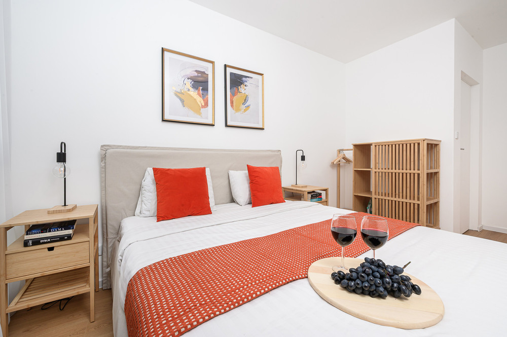 Lumina luxury 4-rooms apart with parking preview