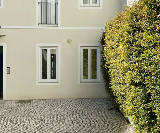 Apartamento com Pateo em Marvila, 2 wc e 2 salas