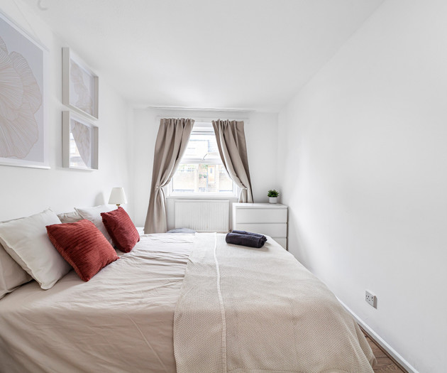 Bright 3 Bed Garden House, Haggerston, Parking