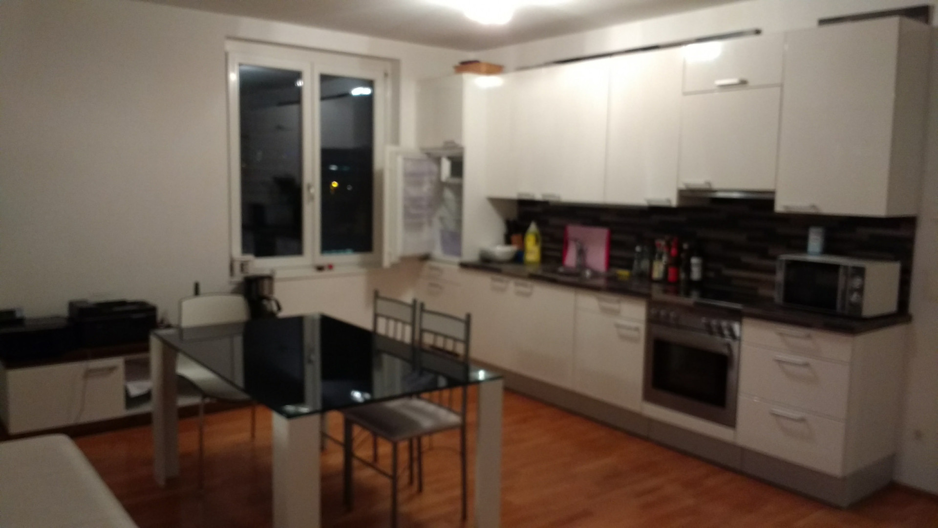 Kitchen & Dining