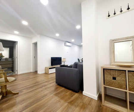 Central and renovated 2 bedroom apartment