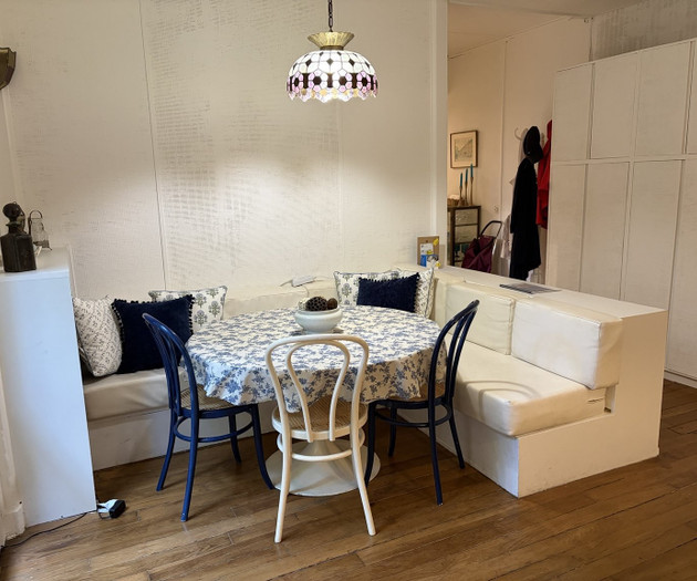 Dining nook with cushioned bench seating