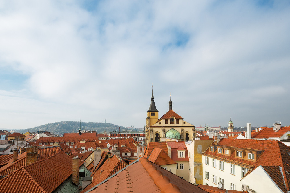 Lovely attic apartment with AWESOME views and A/C! preview