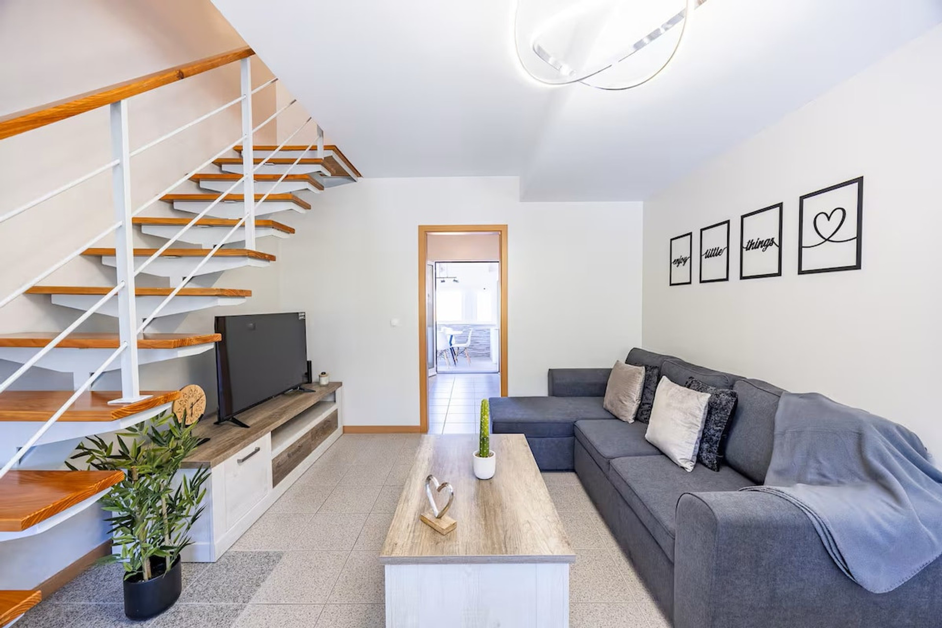 Living room image 1