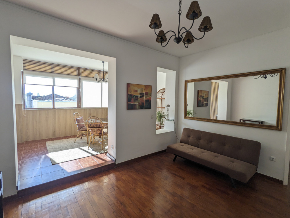 Quiet Top-Floor T1 near Metro, Pets allowed preview