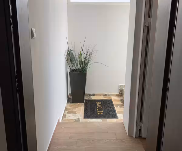 Semibasement appartment