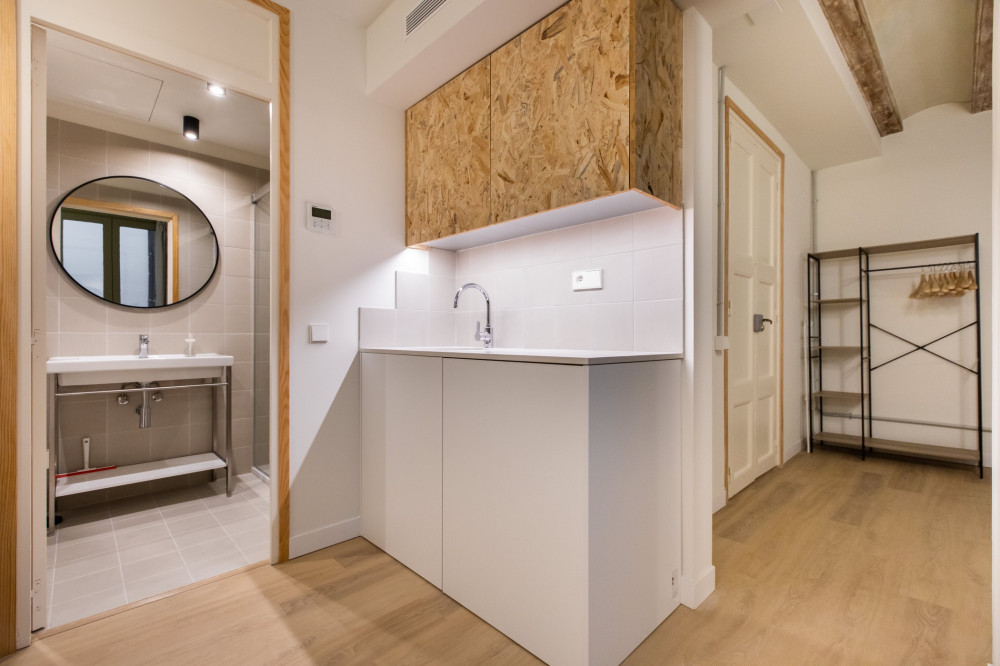 LL 311 Modernist suite in restored Co-living